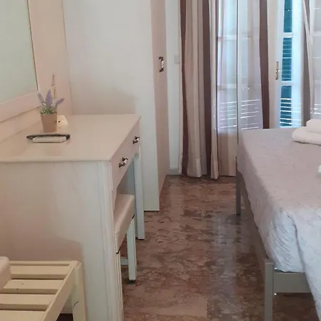 Royalrose Apartament *